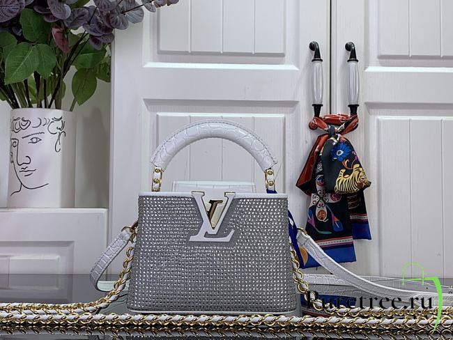 LOUIS VUITTON | Nano Capucines East-West Silver crystal - 1