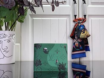 LOUIS VUITTON | Pocket agenda cover in green