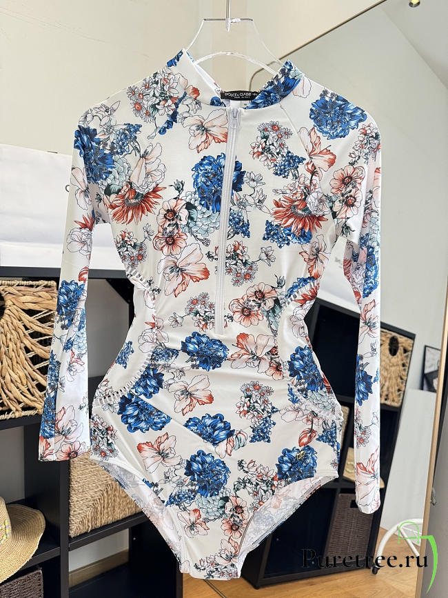 Dolce & Gabbana New One-Piece Swimsuit 02 - 1