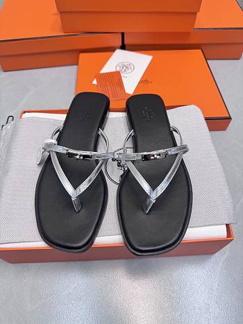 HERMES | Kelly buckle flip-flops silver
