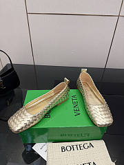 BOTTEGA VENETA | Gold Intrecciato Woven Nappa Leather Bow Ballet Flats - 2