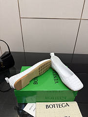 BOTTEGA VENETA | White Intrecciato Woven Nappa Leather Bow Ballet Flats - 2