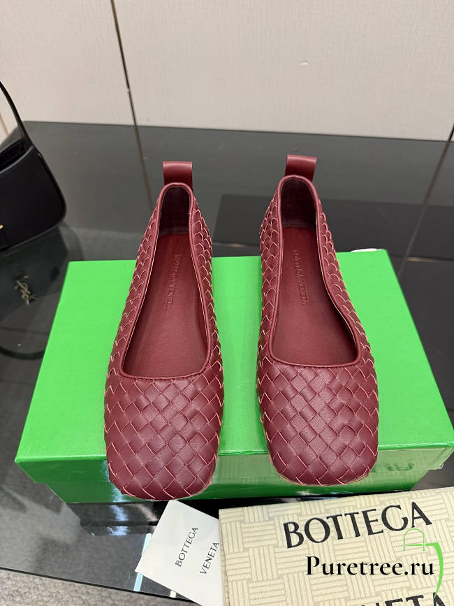 BOTTEGA VENETA | Burgundy Intrecciato Woven Nappa Leather Bow Ballet Flats - 1