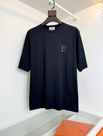 HERMES | Essential Logo T-Shirt Black