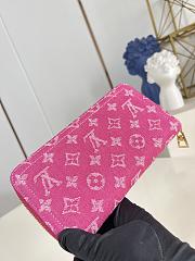 LOUIS VUITTON | Zippy Wallet Pink Denim - 2