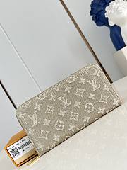 LOUIS VUITTON | Zippy Wallet Khaki Denim - 1