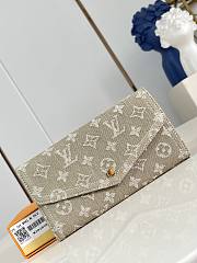 LOUIS VUITTON | Sarah Wallet Pink Denim - 1