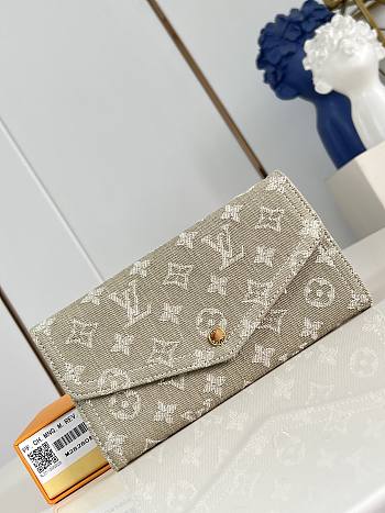 LOUIS VUITTON | Sarah Wallet Pink Denim