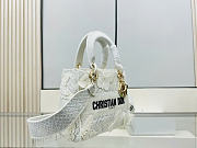 DIOR Medium Lady D-Lite Bag White D-Lace Embroidery - 5