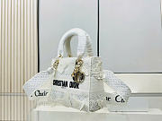 DIOR Medium Lady D-Lite Bag White D-Lace Embroidery - 4
