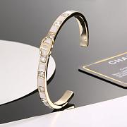 Chanel bracelet features a dripping square diamond - 4