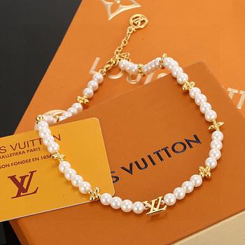 Louis Vuitton classic pearl necklace