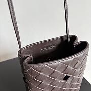 Bottega Veneta Andiamo Phone Pouch Fondant - 4