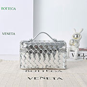 BOTTEGA VENETA | Bang Bang Metallic Leather Vanity bag silver - 5