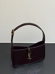 YSL | Le 5 À 7 Patent Croc Shoulder Bag Shiny Dark Burgundy - 3