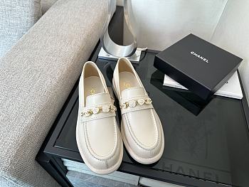 CHANEL | Ivory Pearl Chain Loafers