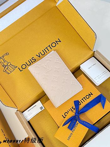 LOUIS VUITTON | Passport Cover Monogram Empreinte Leather Beige