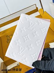 LOUIS VUITTON | Passport Cover Monogram Empreinte Leather White - 3