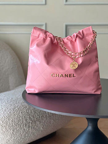 CHANEL | 22 Medium Handbag Pink Calfskin & Gold Metal 