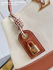 LOUIS VUITTON | Large Capucines Souple Bag - 6