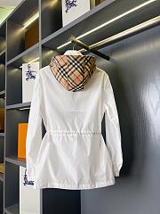 BURBERRY | Short Nylon Blackpool Parka White - 5