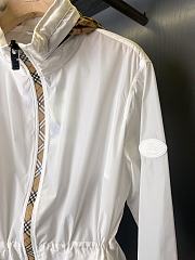 BURBERRY | Short Nylon Blackpool Parka White - 2
