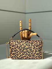 FENDI | Baguette Printed cavallino calfskin bag brown size 19cm - 3