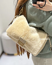 FENDI | Mamma Baguette Medium Beige shearling bag - 5