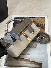 LORO PIANA | Extra Bag L23 Lunch Box Bag Taupe Grey - 3