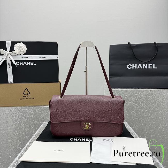 CHANEL | 32 Spring-Summer 2026 Gold Hardware Maxi Flap Bag In Burgundy - 1