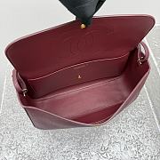 CHANEL | 32 Spring-Summer 2026 Gold Hardware Maxi Flap Bag In Burgundy - 5