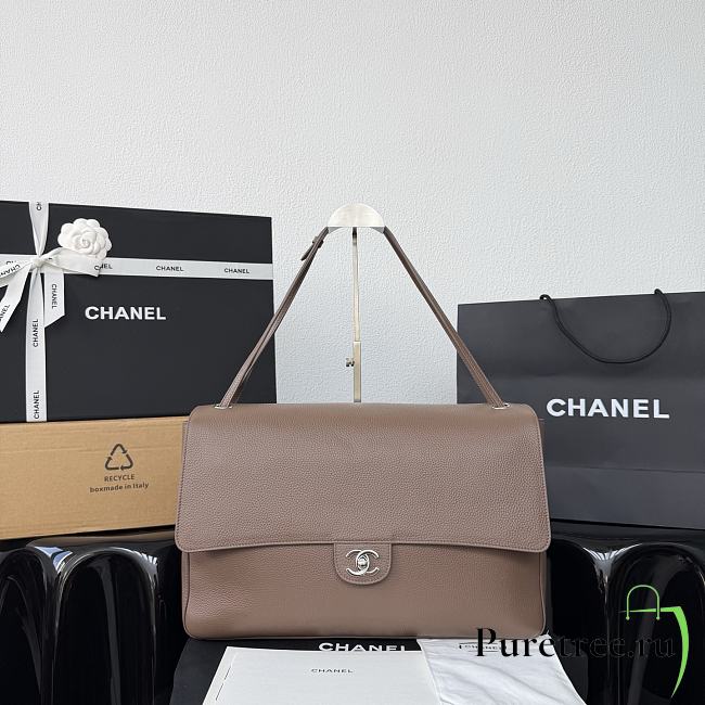 CHANEL | 38 Spring-Summer 2026 Silver Hardware Maxi Flap Bag In Taupe - 1