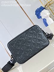 LOUIS VUITTON | Alpha Messenger Bag In Black - 5