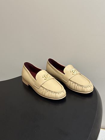 CHANEL | Métiers d’art 2026 Mocassins Crumpled Shiny Lambskin In Beige