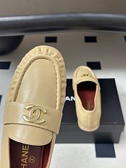 CHANEL | Métiers d’art 2026 Mocassins Crumpled Shiny Lambskin In Beige - 2