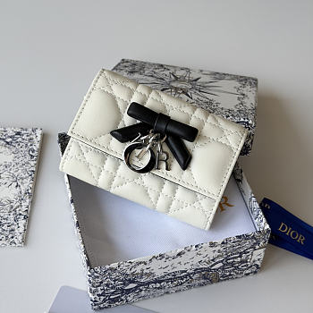 DIOR | Lady Dior Glycine Wallet Latte and Black Cannage Lambskin