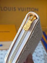 LOUIS VUITTON | Zippy Wallet Monogram Emblème Peuplier - 3