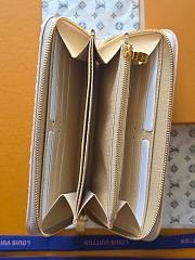 LOUIS VUITTON | Zippy Wallet Monogram Emblème Peuplier - 2