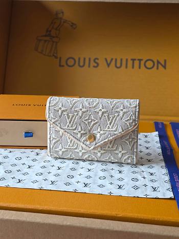 LOUIS VUITTON | Victorine Wallet Monogram Emblème Peuplier