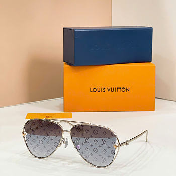 LOUIS VUITTON | Monogram Aviator Sunglasses