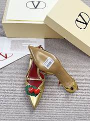 VALENTINO | 50mm Garavani Cherryfic Slingback In Gold - 2