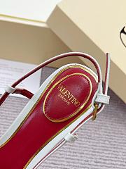 VALENTINO | 50mm Garavani Cherryfic Slingback In White - 5