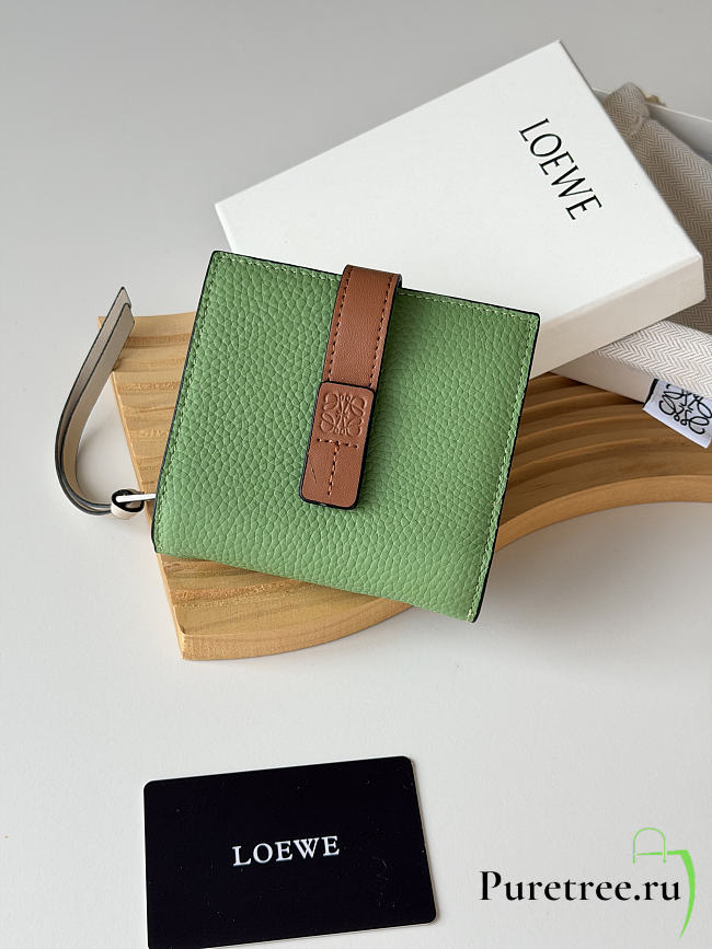LOEWE | Leather Vertical Wallet Green - 1