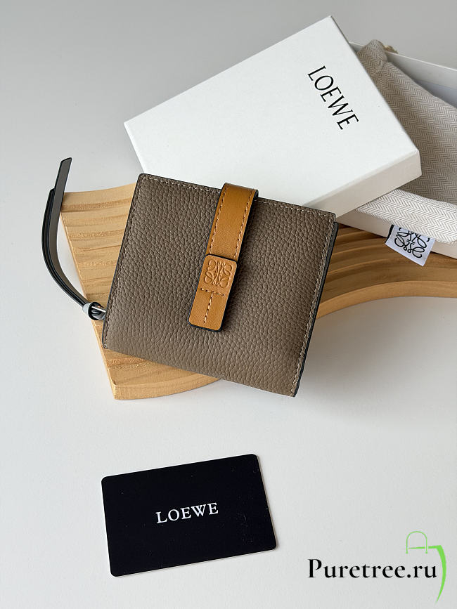 LOEWE | Leather Vertical Wallet Gray - 1