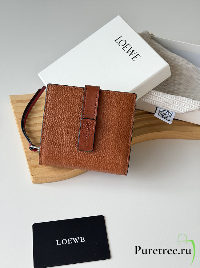 LOEWE | Leather Vertical Wallet Brown - 1
