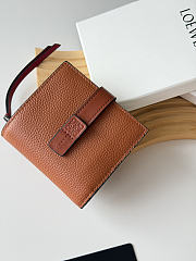 LOEWE | Leather Vertical Wallet Brown - 6