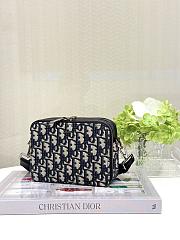 DIOR | Bag with zipper and shoulder strap black - 4