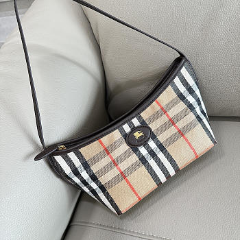 BURBERRY | Highlands Shoulder Bag Nova Check