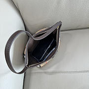 BURBERRY | Highlands Shoulder Bag Nova Check - 6