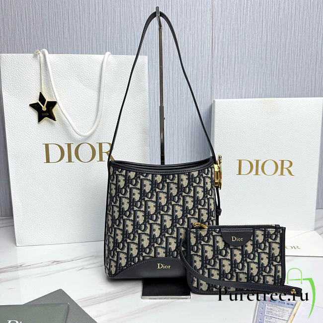 DIOR | Small Dior Médaillon Bucket Bag Blue Dior Oblique Jacquard - 1